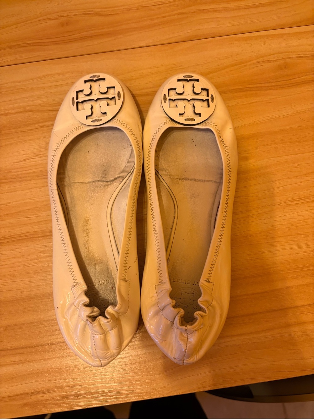 Tory Burch Women’s White Patent Leather Reva Ballet Flats. Size 8